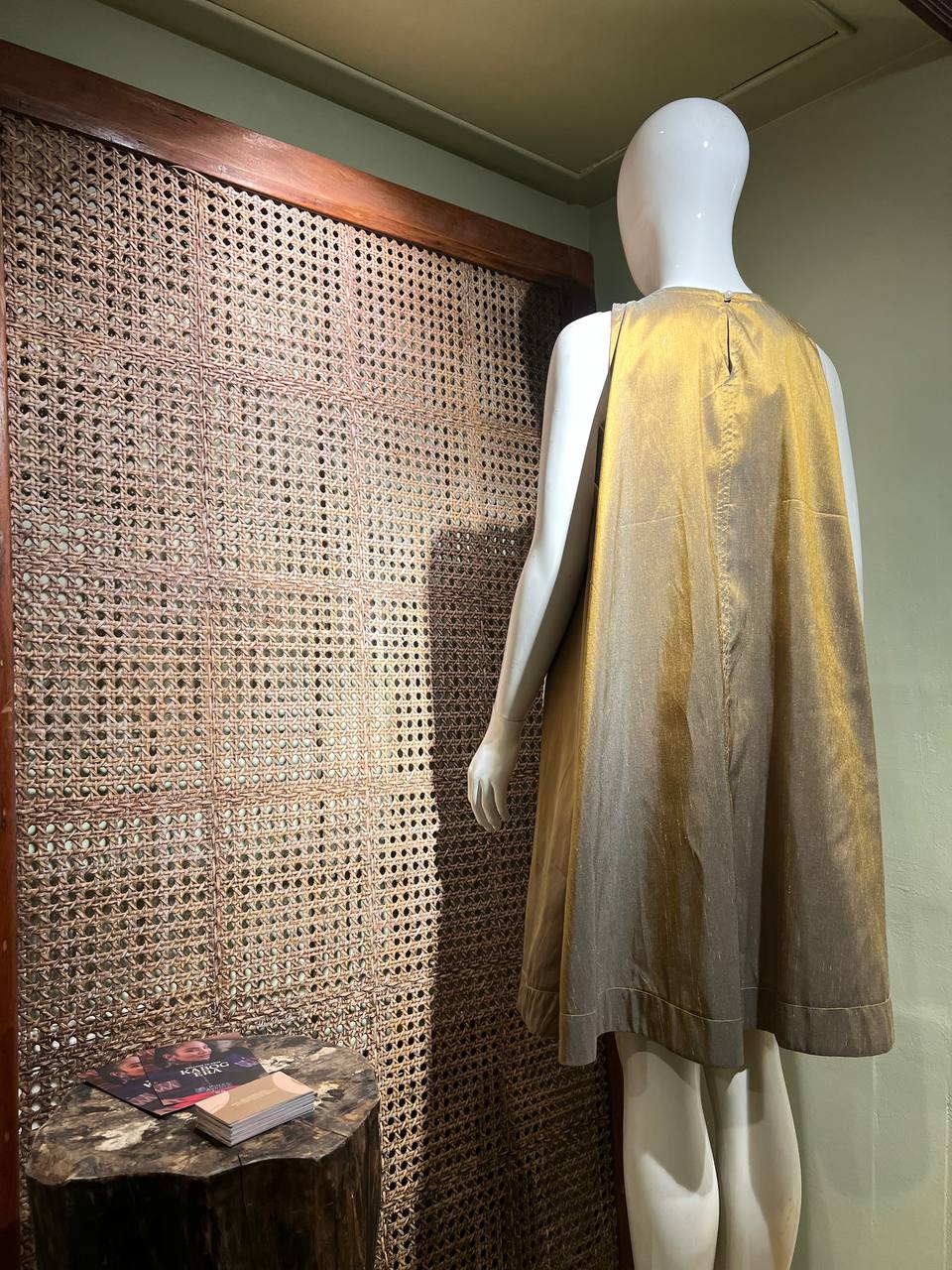 NYFW EXCLUSIVE! DALAGANG PILIPINA DRESS  WITH RARE PINA SUKSUK