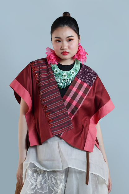 HERITAGE PONCHO IN RED NUMBER