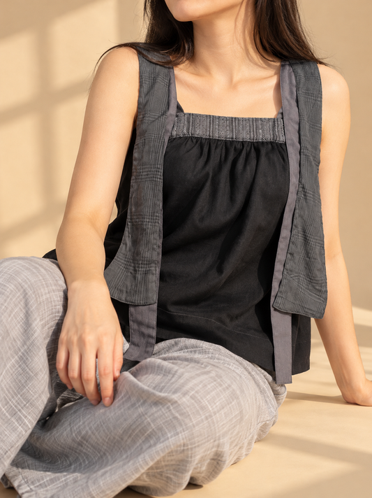 ALFRESCA TOP IN BLACK WITH KALINGA