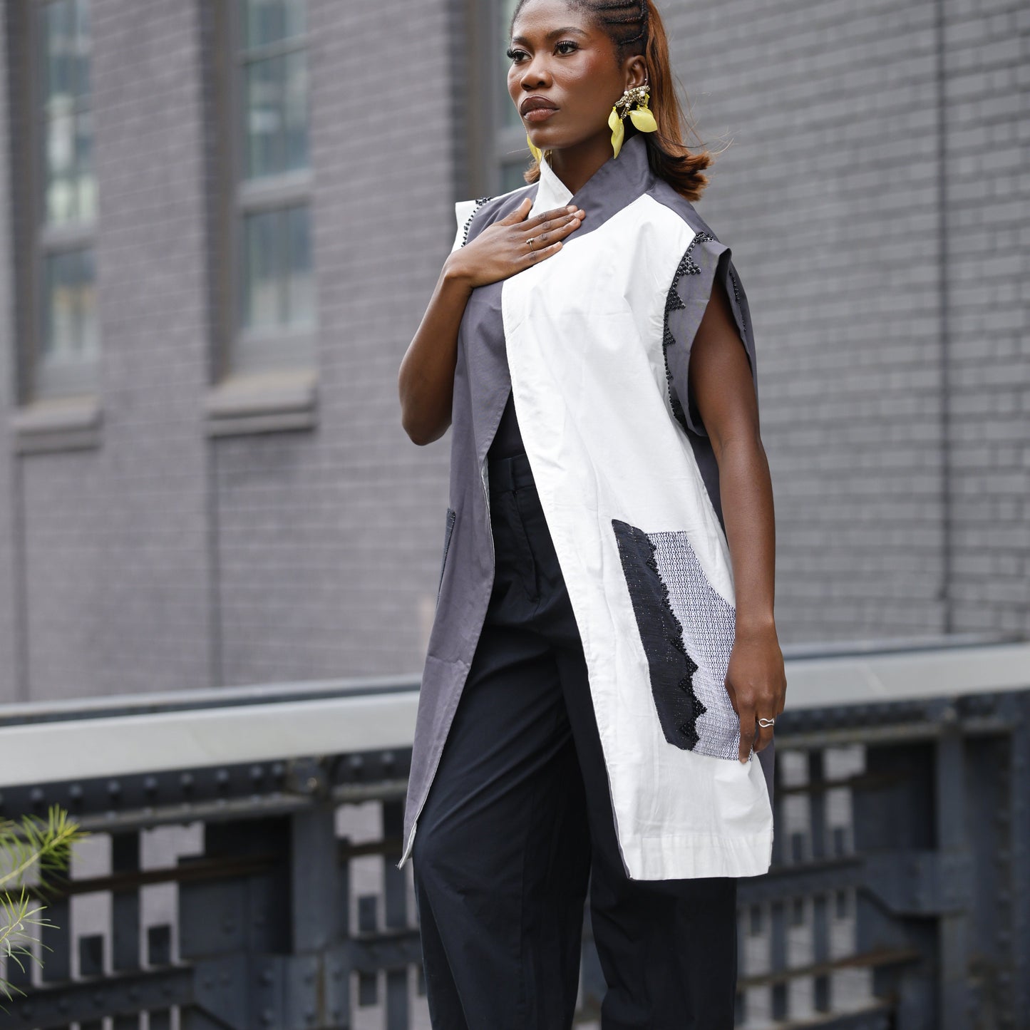 INUSARA Trench WHITE AND GREY