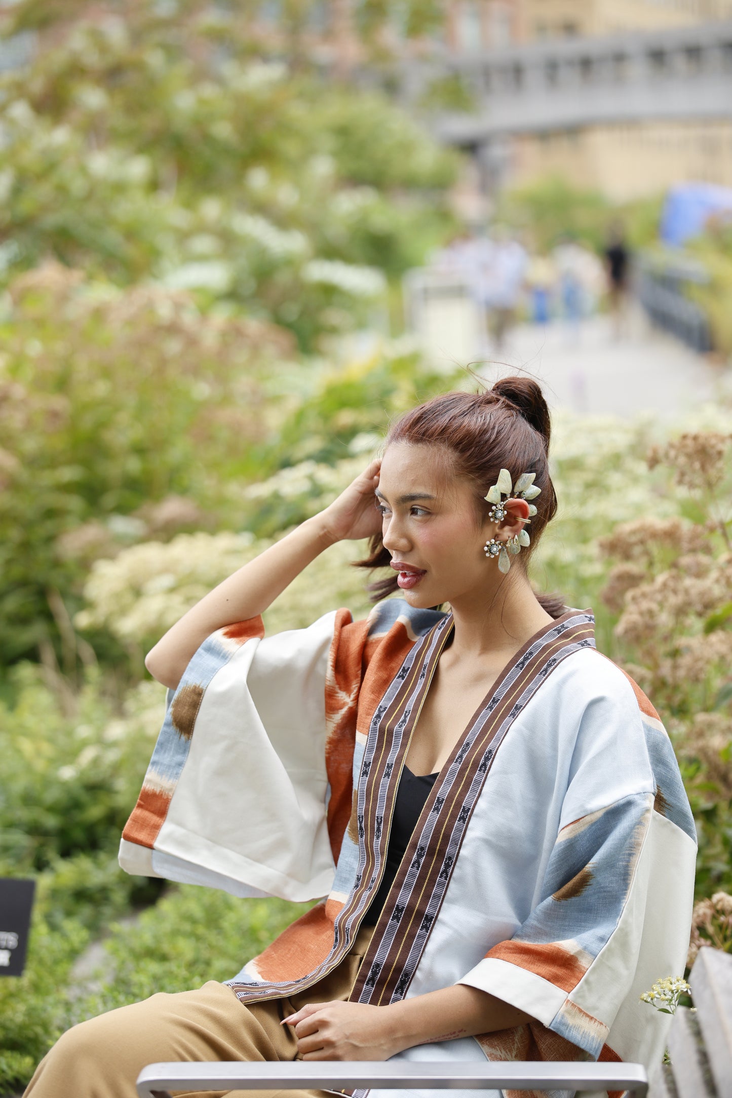Samurai Poncho in lightblue linen printed with north weave