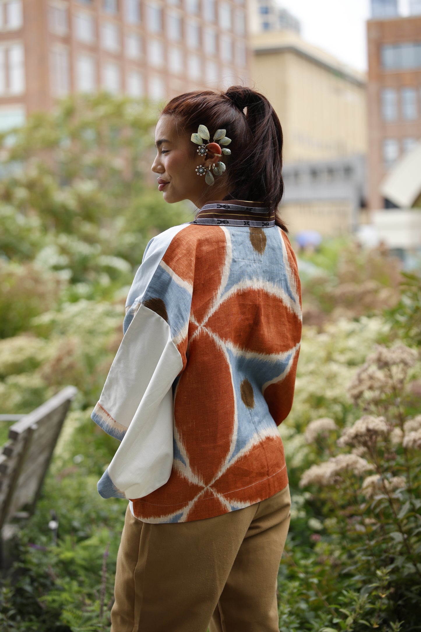 Samurai Poncho in lightblue linen printed with north weave