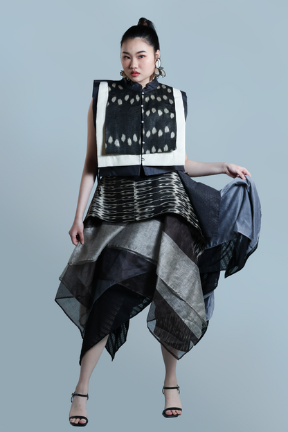 MADALING KAUSAP BIB IN BLACK TNALAK