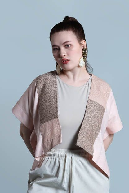 HERITAGE PONCHO IN BLUSH PINK