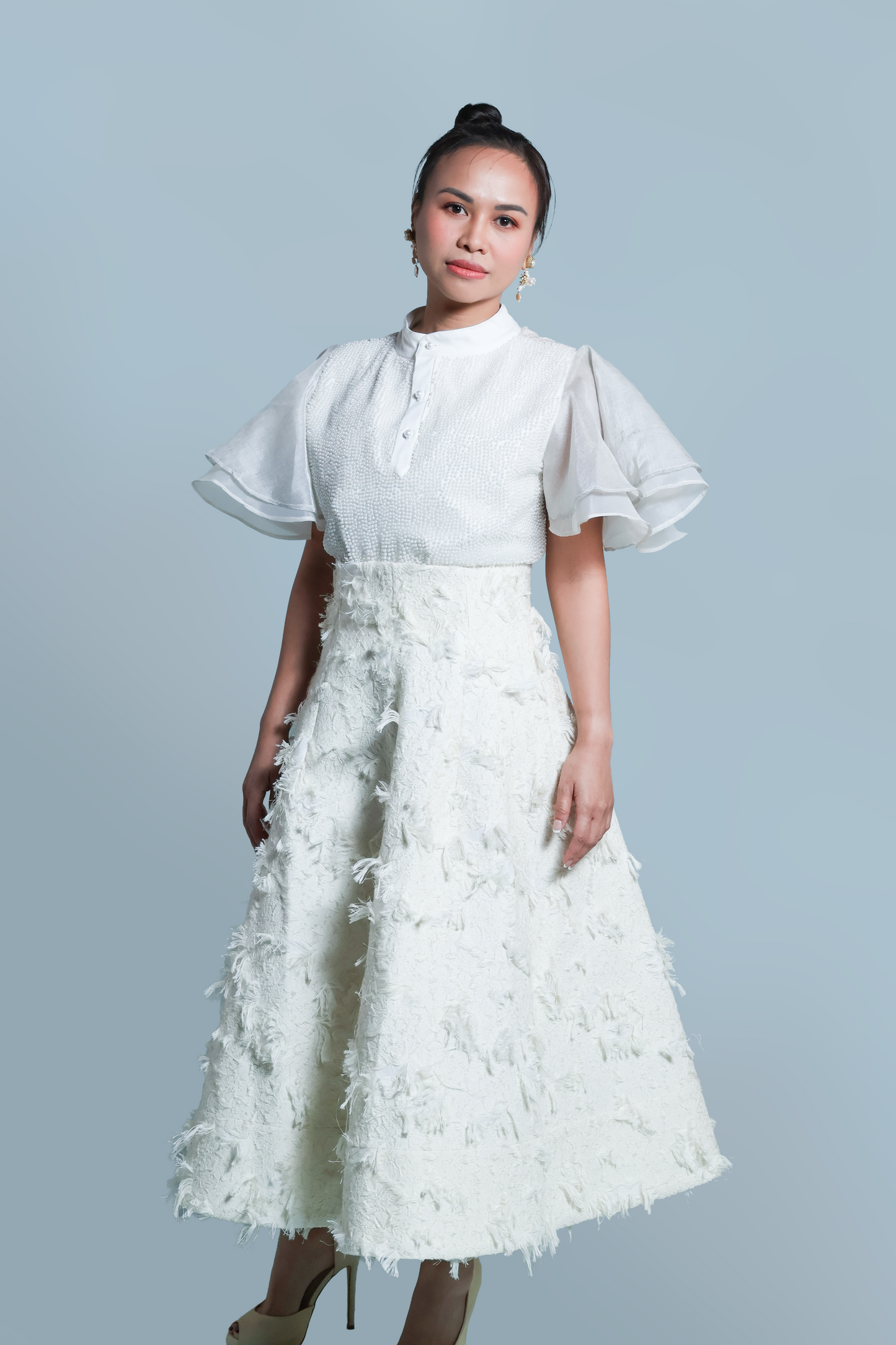 MARIKIT TOP IN WHITE  IN PEARL WHITE WITH BINAKOL