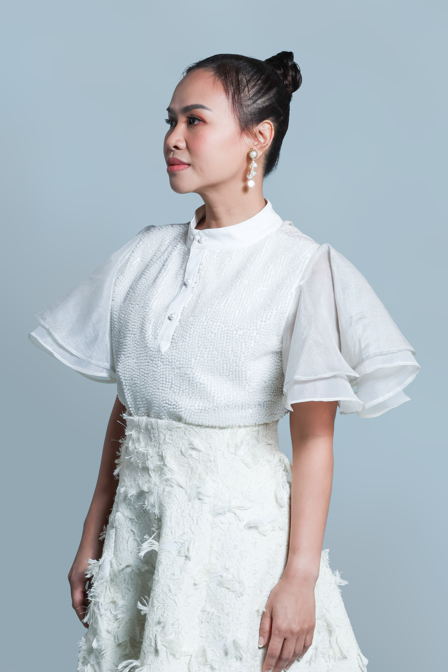 MARIKIT TOP IN WHITE  IN PEARL WHITE WITH BINAKOL