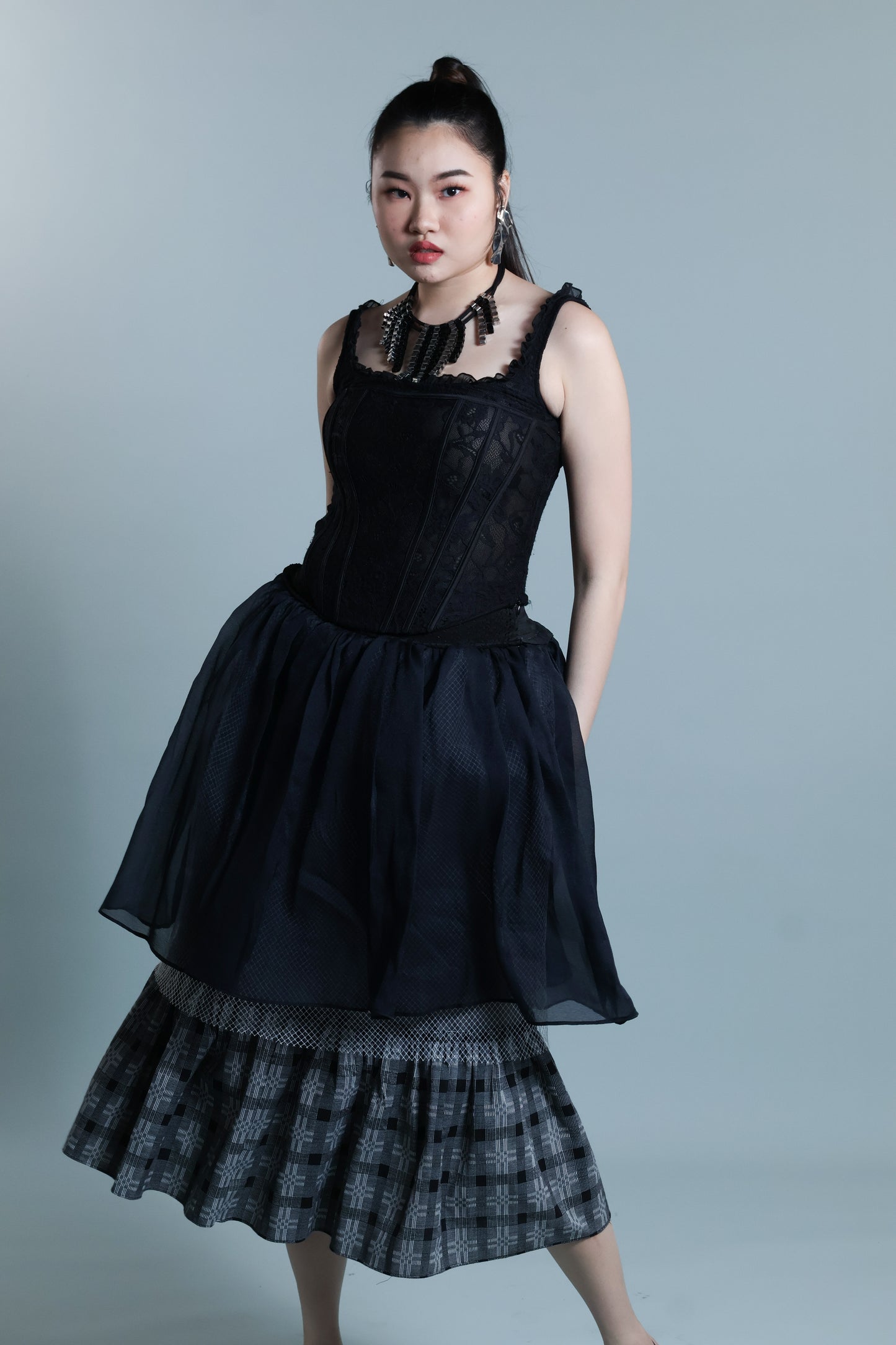 GARTERIZED SKIRT IN BLACK BINAKOL WEAVE