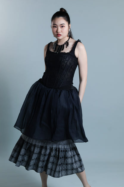 GARTERIZED SKIRT IN BLACK BINAKOL WEAVE