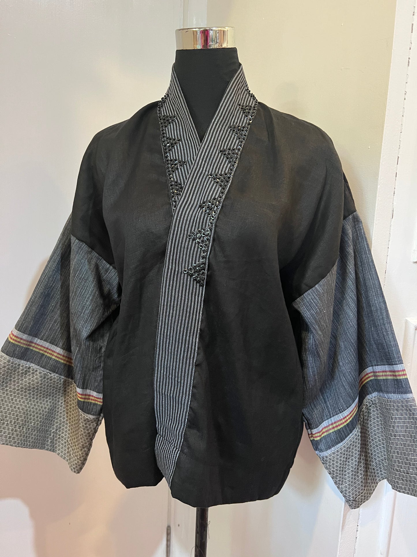 Gabing Mapayapa Black Linen Kimono Poncho in Kantarines and Binakol