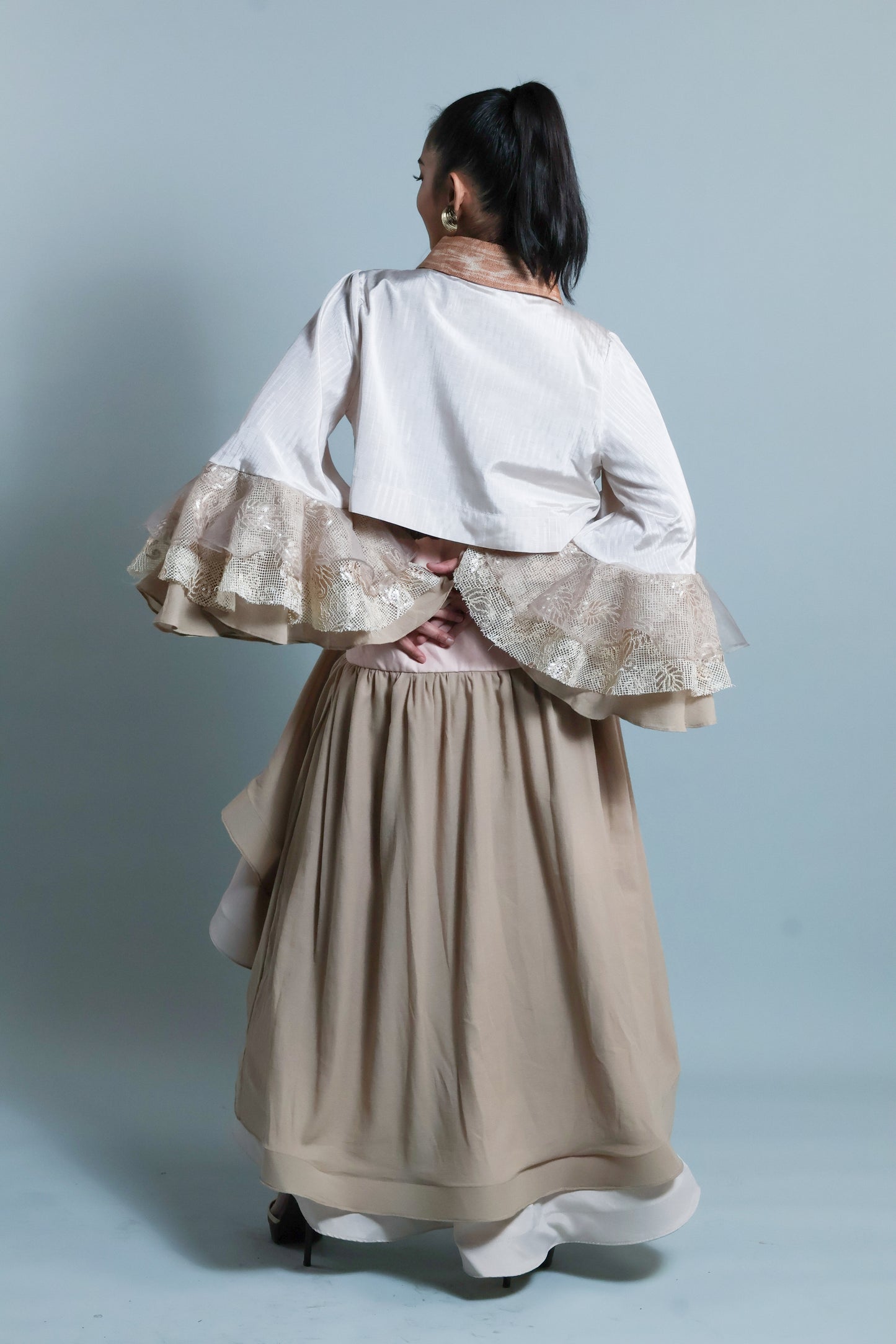 LEAD SINGER PONCHO IN CREAM TNALAK
