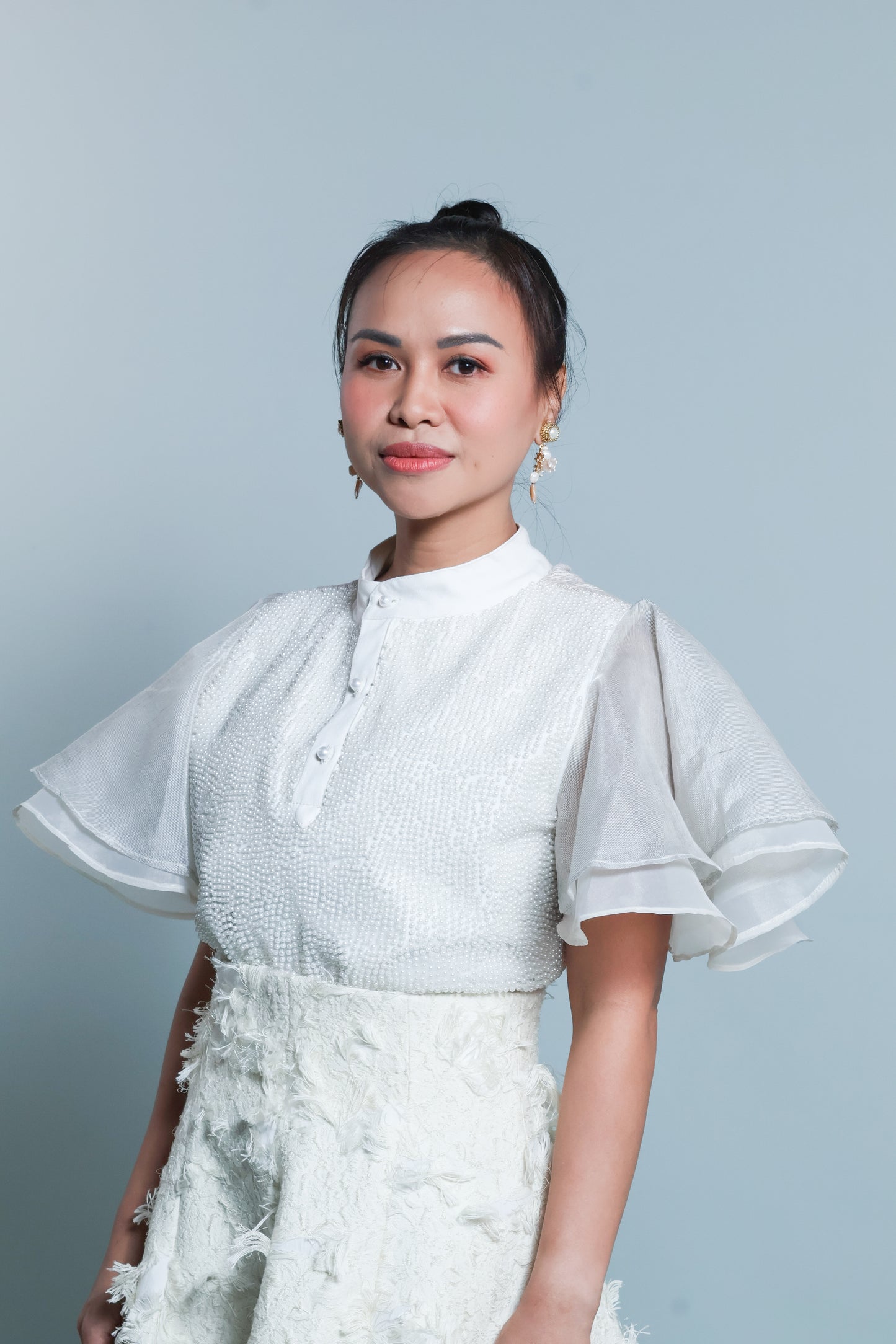 MARIKIT TOP IN WHITE  IN PEARL WHITE WITH BINAKOL