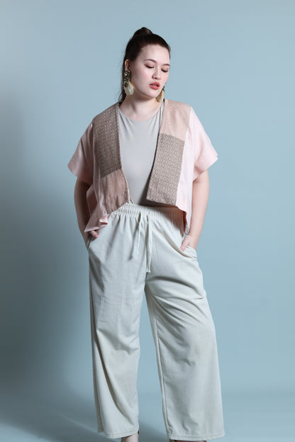 HERITAGE PONCHO IN BLUSH PINK