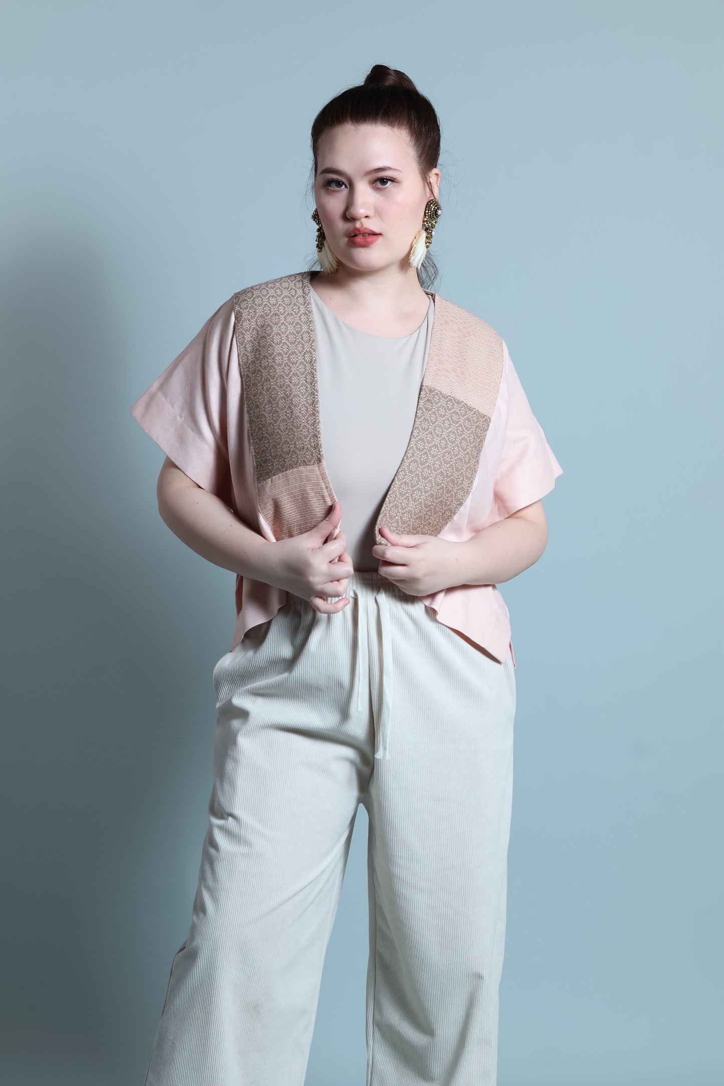 HERITAGE PONCHO IN BLUSH PINK