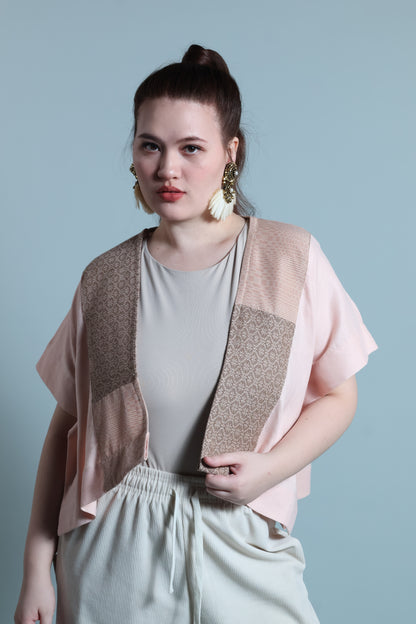HERITAGE PONCHO IN BLUSH PINK