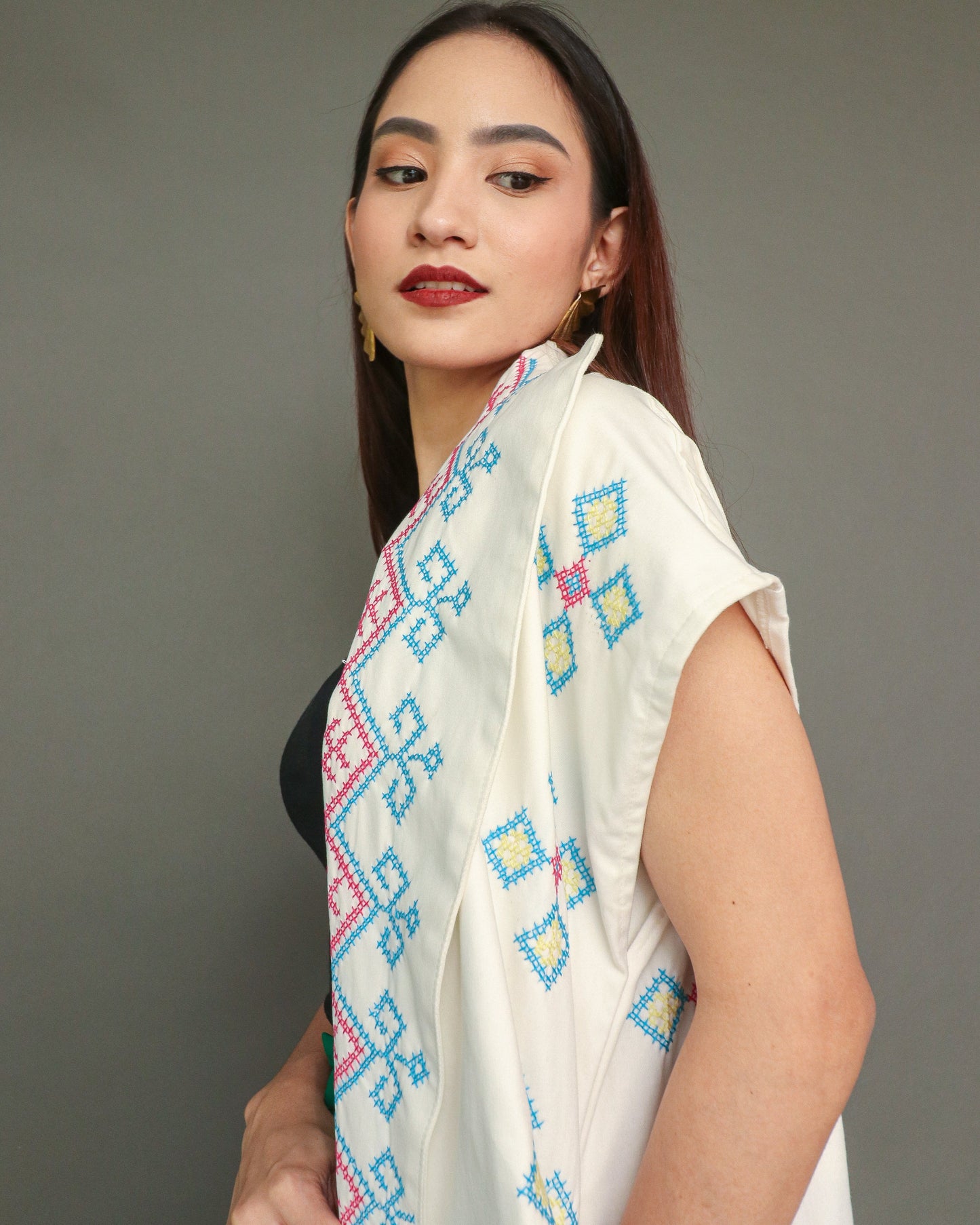 Kagalanggalang Trench Kimono with Deep Pockets and Handstitch by Tboli Tribe in White