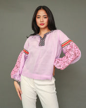 Load image into Gallery viewer, Himig Lilac Linen Top in Inabel Weave