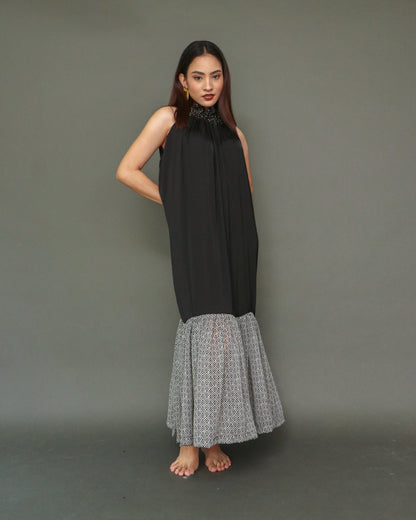 Diwata Flowy Dress in Black