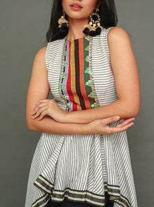 Ala-ala Flowy Uneven Linen Dress in Black & White