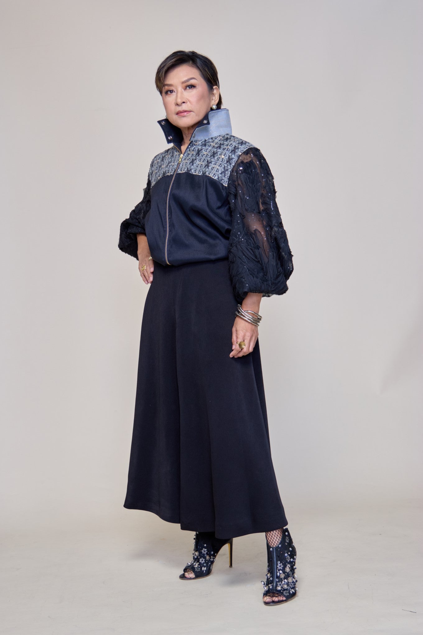 Liwanag sa Dilim Award Winning Suksuk Piña of Abra in Midnight Black