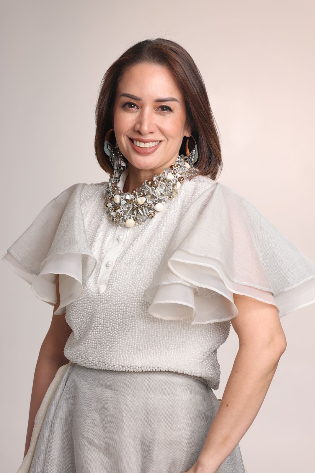 MARIKIT TOP IN WHITE  IN PEARL WHITE WITH BINAKOL